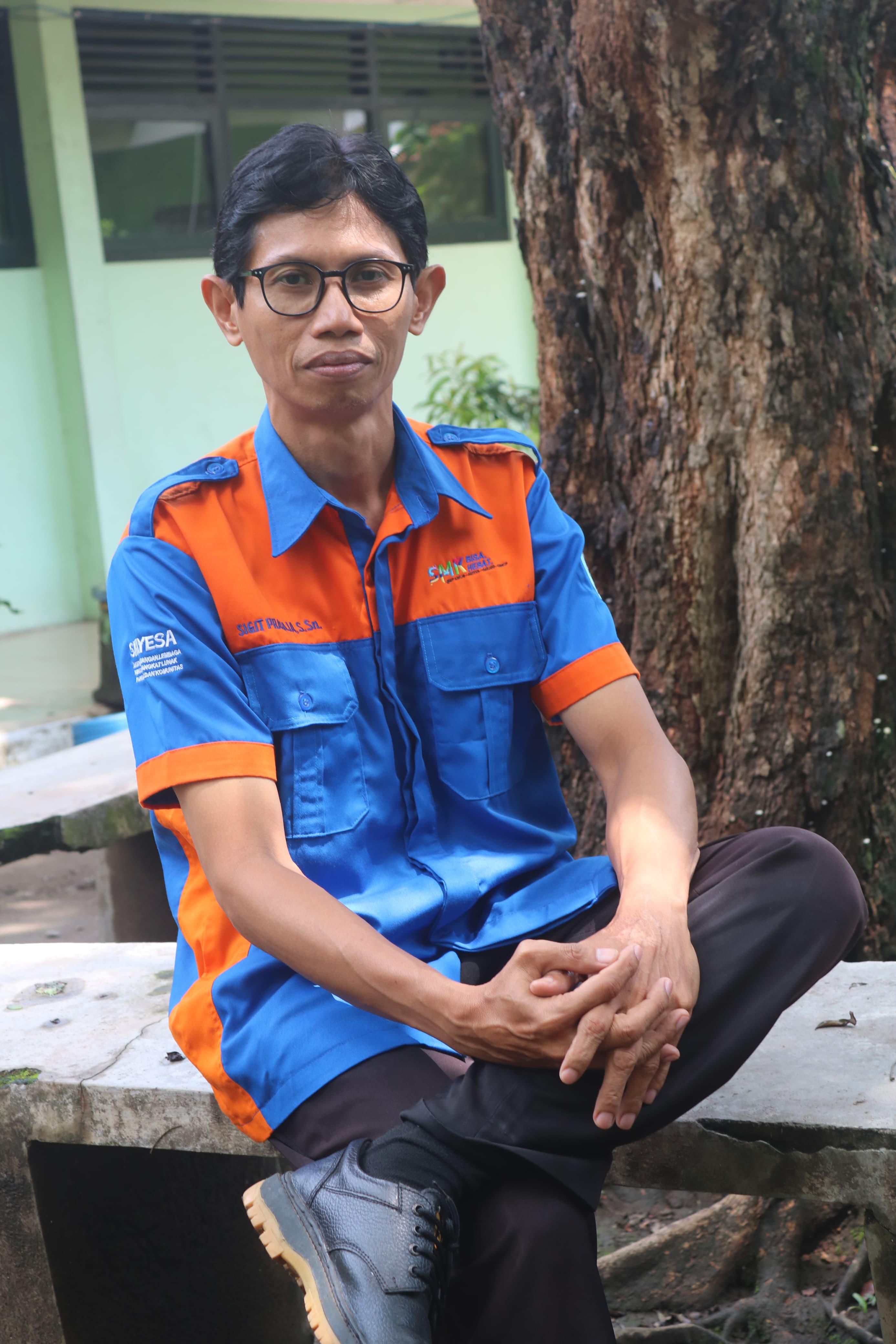 Sigit Prasaja, S.Sn.